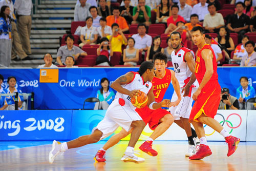 克罗斯评选历史最佳阵：C罗、大罗、小罗锋线，梅西前腰（克罗斯评出史上最佳阵容：C罗、大罗、小罗三叉戟，梅西司职前腰）