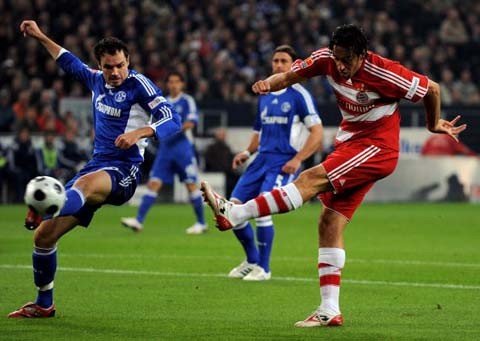 高诗岩追身三分，深圳队开场三分球3中3，激情四溢的篮球盛宴（高诗岩追身三分点燃全场，深圳队开局外线3投3中，篮球激情全面爆发）