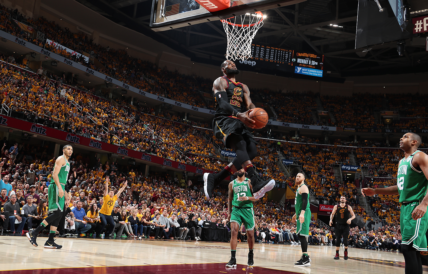 CBA：山东男篮主场不敌广东男篮（CBA：山东男篮主场负于广东男篮）