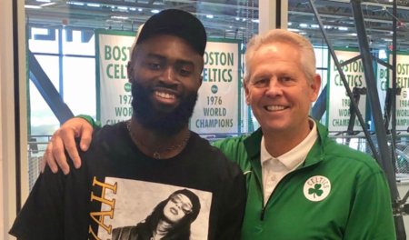 那不勒斯1-1爆冷，亚特兰大4-0大胜三连胜，拜仁客场险胜只赢一个（那不勒斯1-1遭冷平，亚特兰大4-0豪取三连胜，拜仁客场一球险胜）