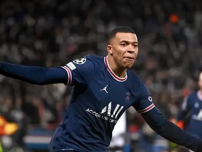 西媒：阿隆索未收到最后通牒，但老佛爷表示必须立即做出改变（西媒：阿隆索未收最后通牒，老佛爷要求立刻作出改变）