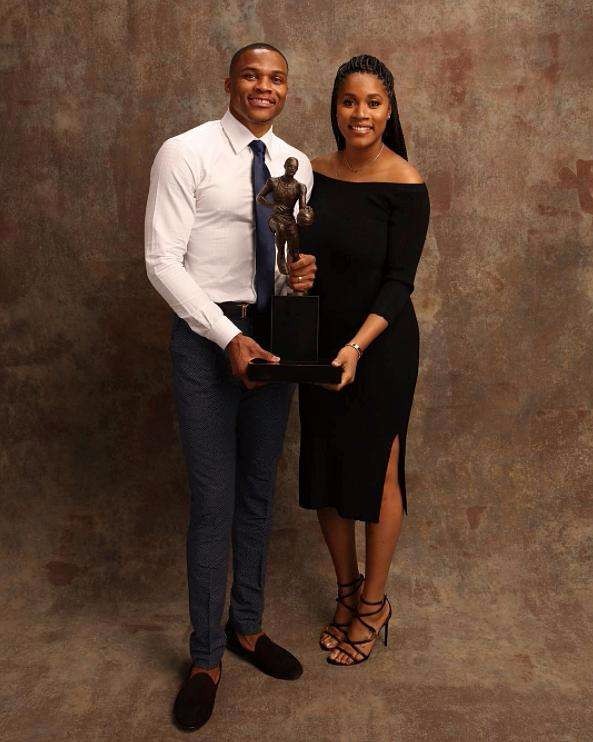 张庆鹏：沈梓捷缺席影响大，想办法弥补篮板球和速度优势（张庆鹏谈沈梓捷缺阵：影响显著，球队需设法补强篮板与速度）