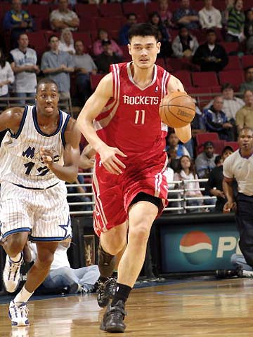 足球中超球队宣布签下五大联赛中场悍将（中超俱乐部官宣引进五大联赛强悍中场）