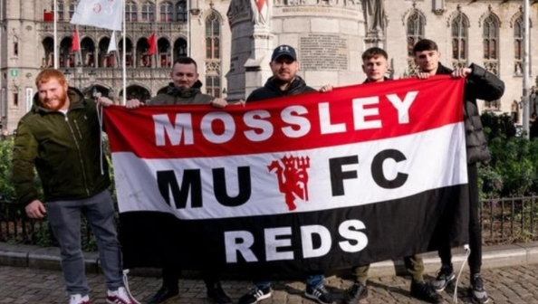 足球报：张外龙这几年一直关注铜梁龙，冲超后他独坐良久（足球报报道：张外龙多年关注铜梁龙，冲超当晚他独自静坐许久）