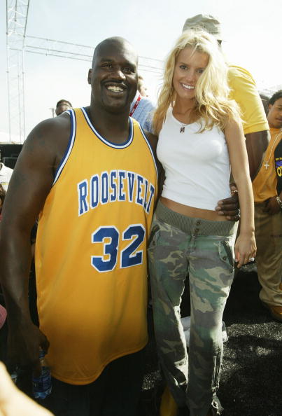 亚足联官方：成都5人染黄罚2500美元，国安罚款5000美元（亚足联通报：成都队5人领黄罚款2500美元，国安被罚5000美元）