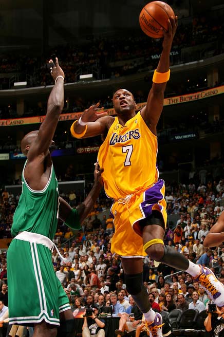 荷兰进攻体系流畅自然（荷兰进攻体系运转自如）