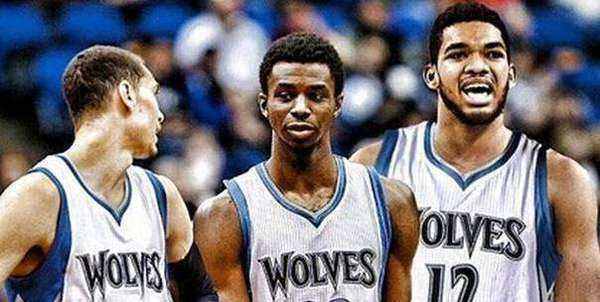 法国双塔内线统治世界赛场（法国内线双塔称霸世界赛场）