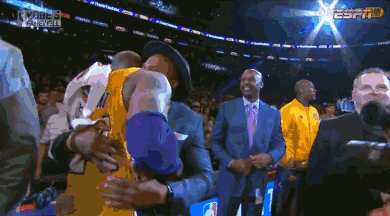 迎战阿联酋！伊拉克巴士拉省宣布放假一天，为主队营造氛围（伊拉克巴士拉省为主队造势：迎战阿联酋，全省放假一天）