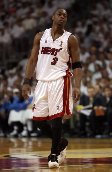 切尔西客战伯恩利首发：帕尔默缺阵！恩佐、沃克在列（切尔西客场战伯恩利首发出炉：帕尔默缺席，恩佐、沃克入选）