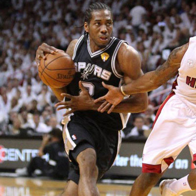 官方：浦项铁人与36岁老将中场奇诚庸续约一年（浦项铁人官宣：36岁中场老将奇诚庸续约一年）