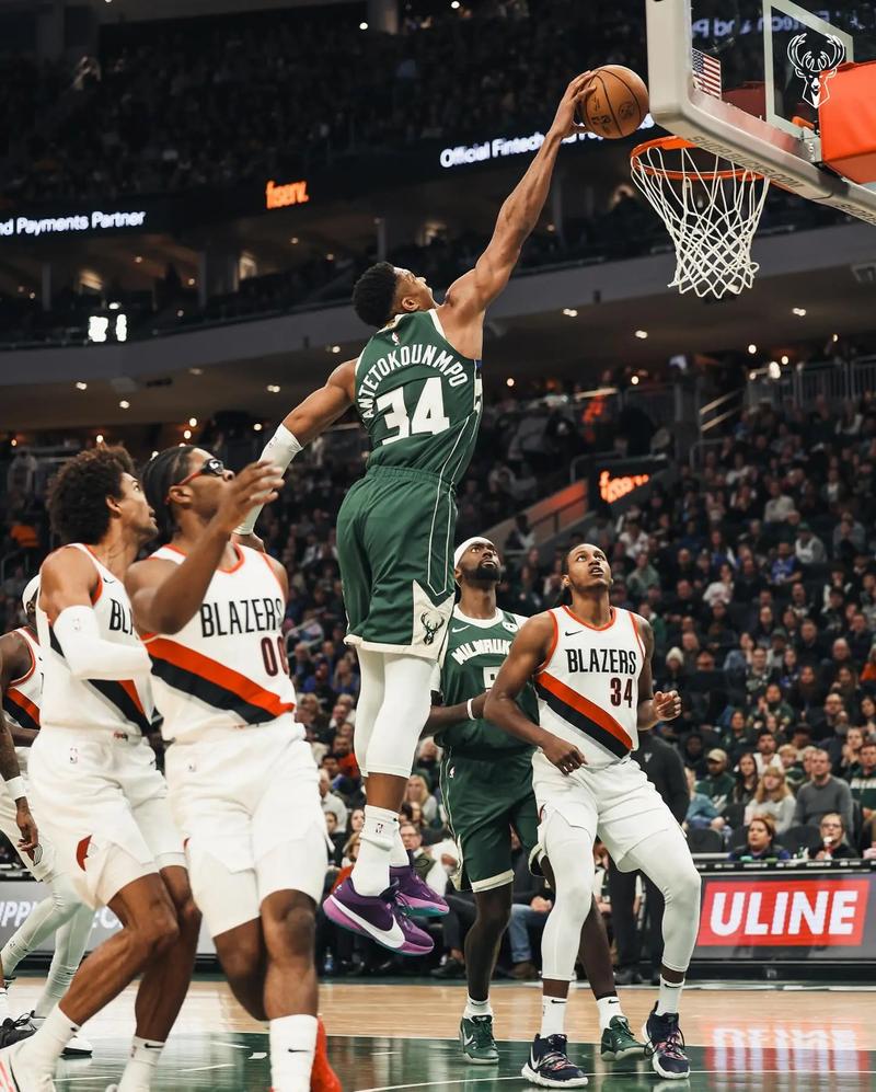 天皇杯半场：永户胜也破门，神户胜利船1-0广岛三箭（天皇杯半场：永户胜也建功，神户胜利船1-0暂领先广岛三箭）