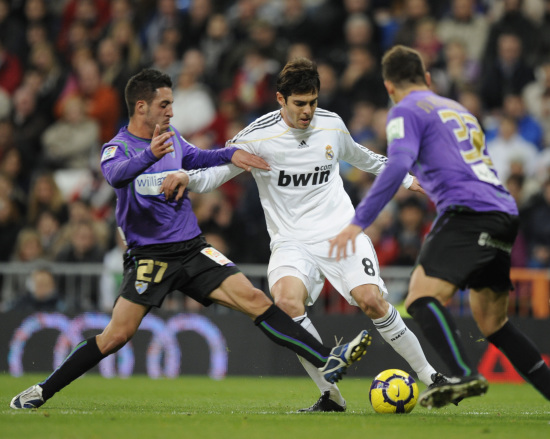 意杯焦点战：拉齐奥迎战AC米兰，蓝鹰寻求复仇，红黑军团力争双杀（意杯重磅对决：拉齐奥主场战AC米兰，蓝鹰誓雪前耻，红黑剑指双杀）