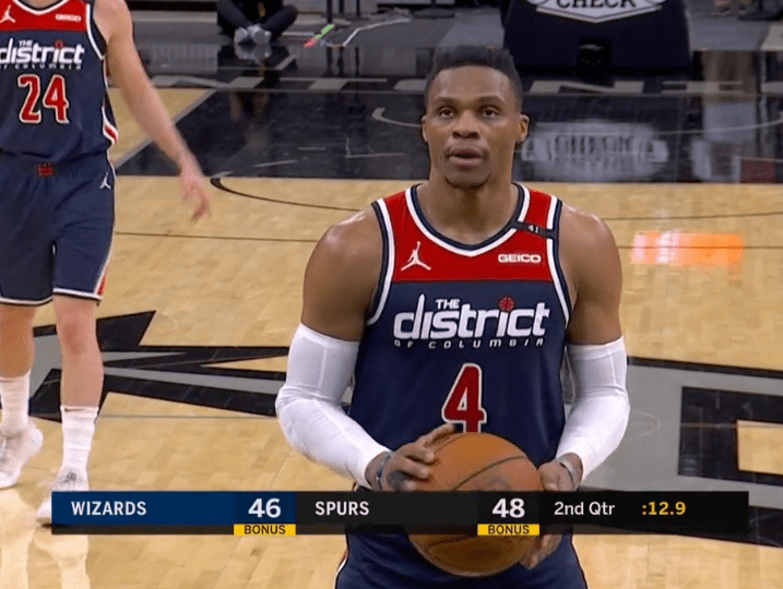 米体：法国电视台取消转播年轻人vs里尔，因前者胸前广告违规（米体：法国电视台因胸前广告违规，叫停年轻人对阵里尔的转播）