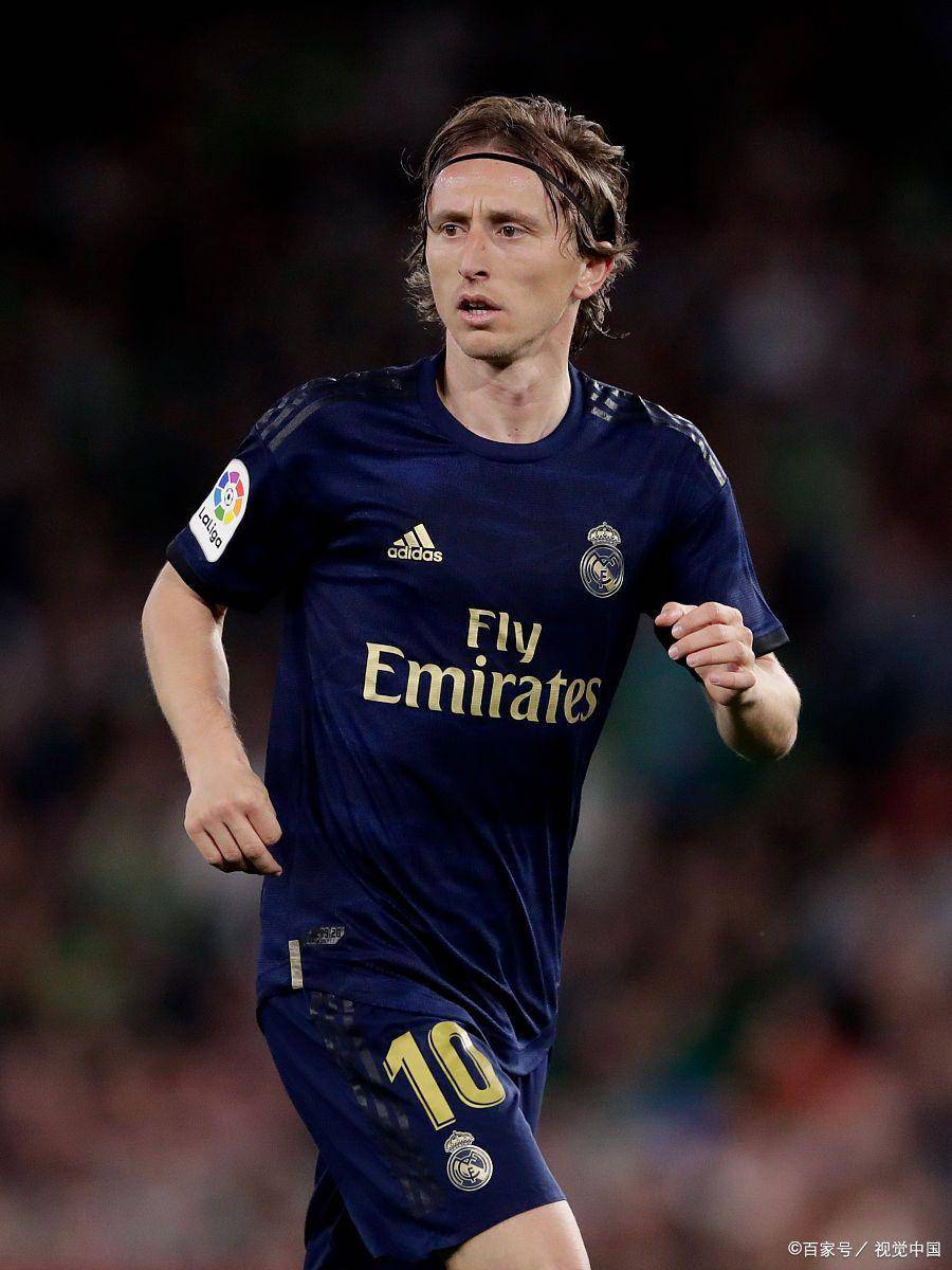 邮报：水晶宫和富勒姆关注沃特福德边锋瓦塔，标价约2000万镑（邮报：水晶宫、富勒姆有意引进沃特福德翼锋瓦塔，标价约2000万英镑）