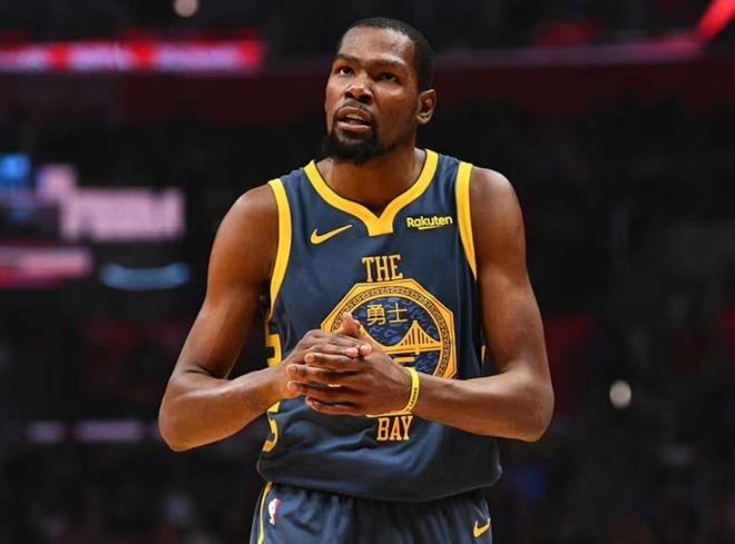 猛龙主帅：联盟就是这样的，有些球员总能获得更多哨子（猛龙主帅不满：联盟一贯如此，某些球员总能得到哨声照顾）