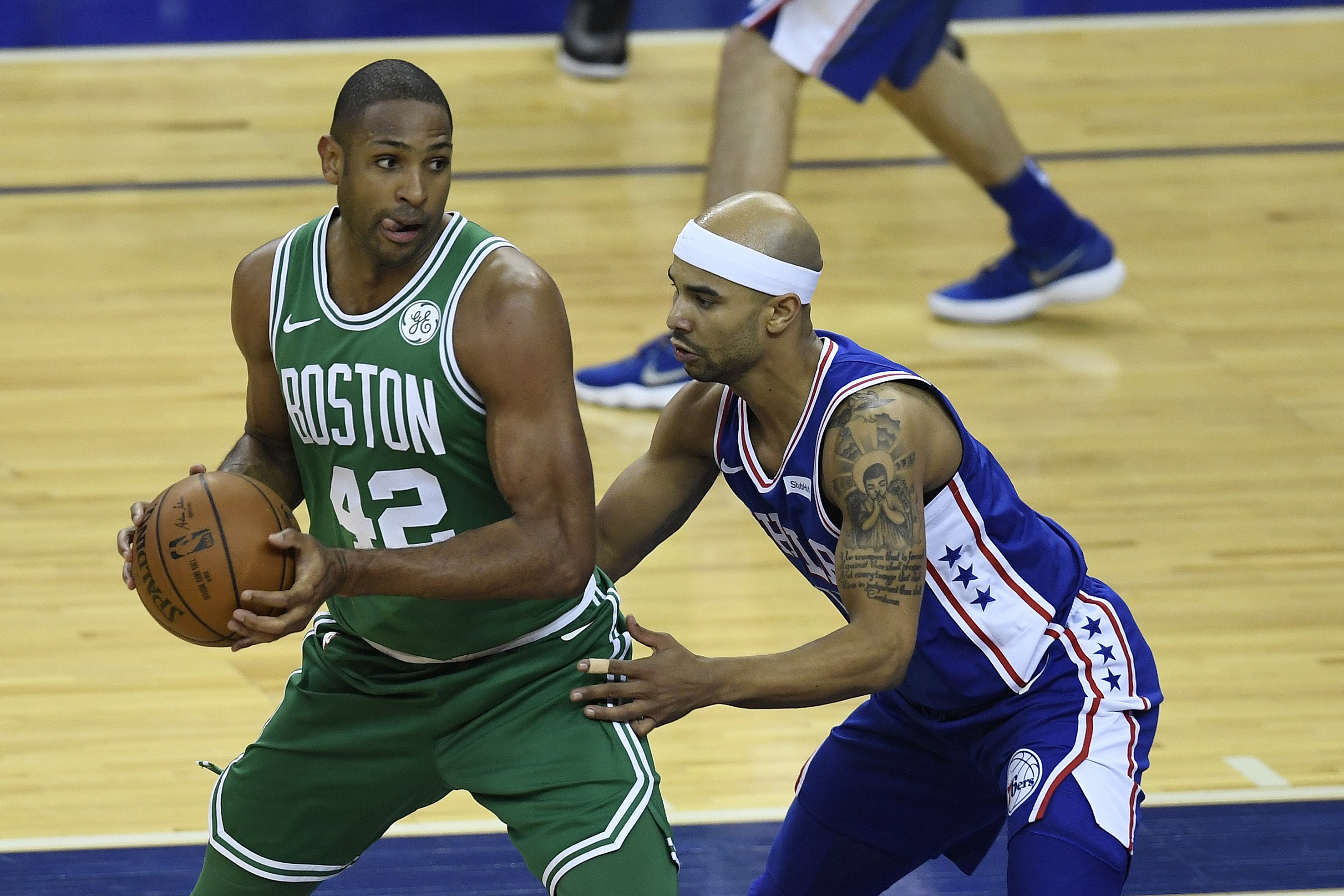 阿莫林谈梅努：他是曼联的未来 没替代者很难放他离队（阿莫林：梅努是曼联的未来，未找到替代者难以放行）