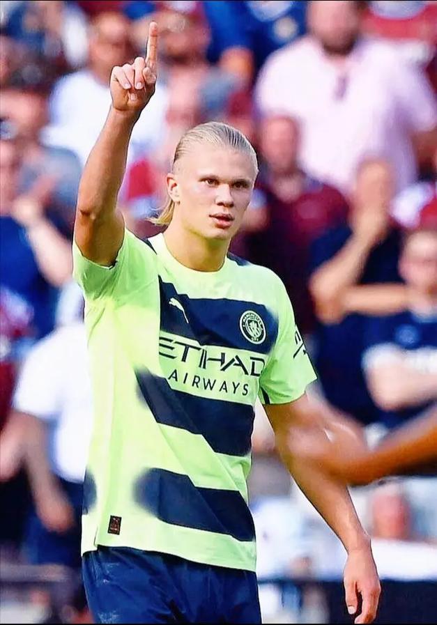 回顾亚历山大罚球神技，再创新纪录（重温亚历山大罚球绝活，纪录再被刷新）